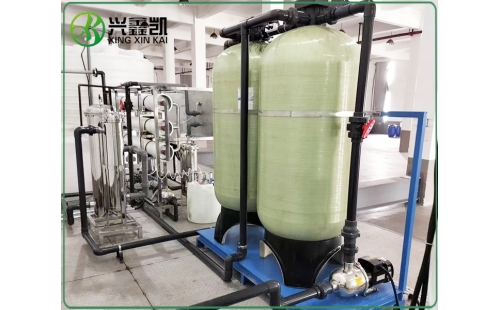 軟水器樹脂的再生頻率對(duì)其使用壽命有何影響？-杭州鑫凱